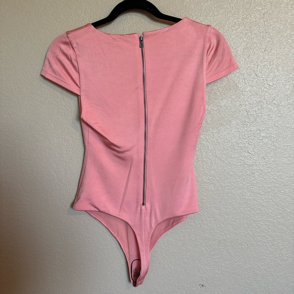 NWT Alice + Olivia Jenara Satin Bodysuit - Picture 6 of 8